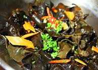 Black vinegar, peanuts and black fungus