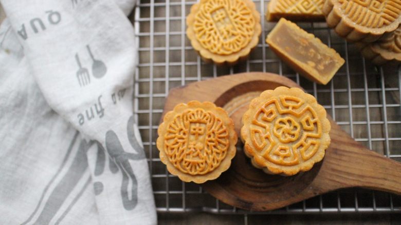 Lotus Paste and Pork Floss Mooncake