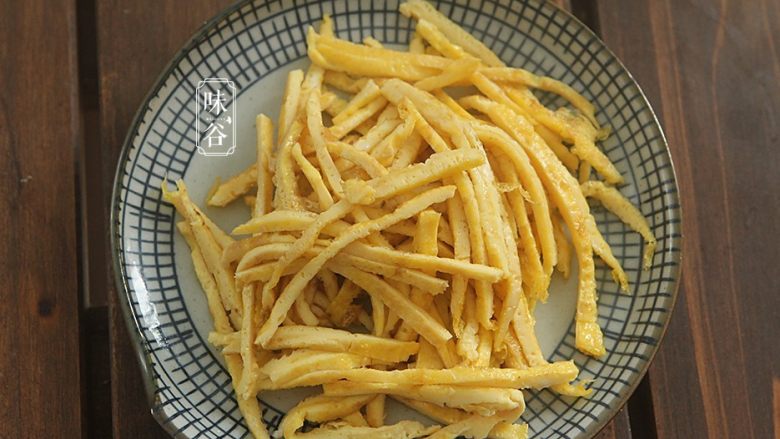 A bowl of noodles that is essential in summer~Chicken shredded cold noodles