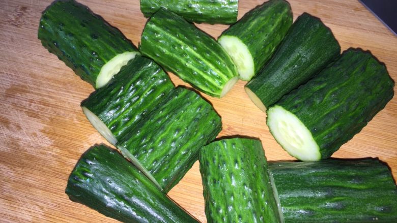 Crispy Cucumber with Sauce