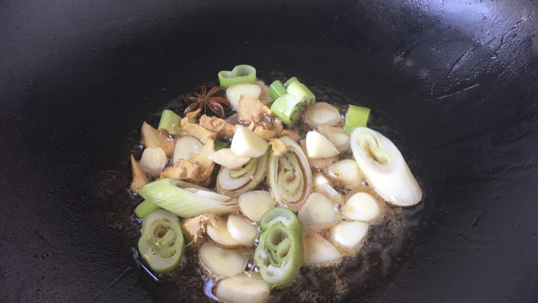 Old Tianjin Wei San Fresh Braised Noodles