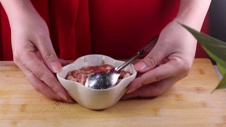 A new way to eat steamed tofu, the texture is tender, smooth and delicious