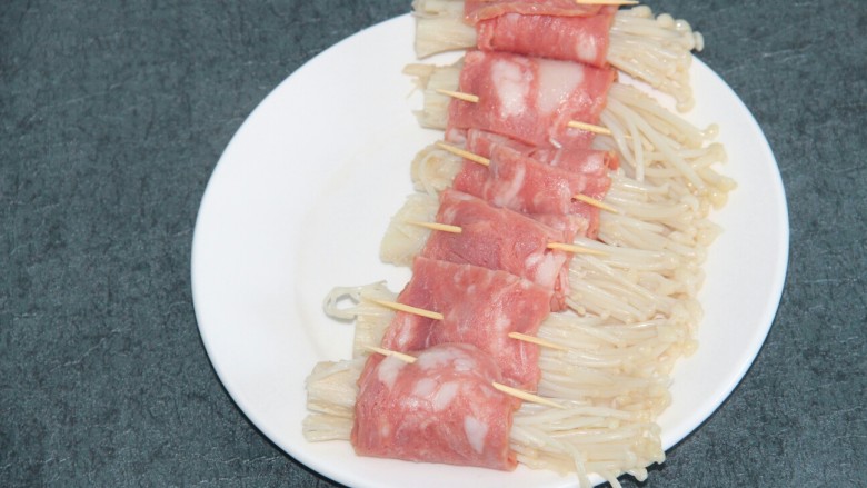 Bacon Enoki Mushroom Roll