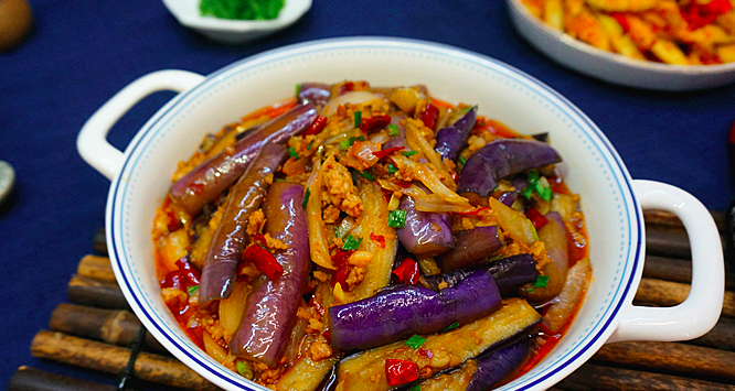 Fried eggplant with minced meat sauce