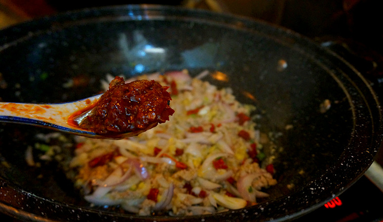 Fried eggplant with minced meat sauce