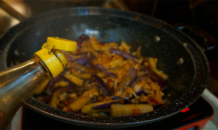 Fried eggplant with minced meat sauce