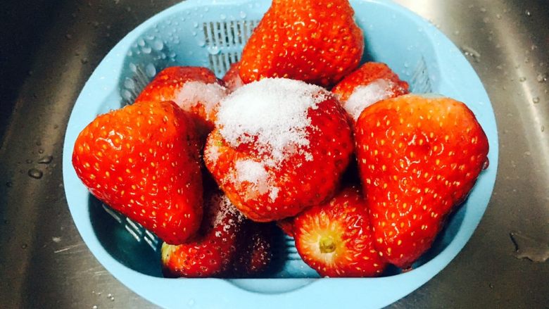 Ancient method of making strawberry jam