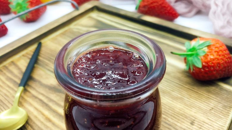 Ancient method of making strawberry jam