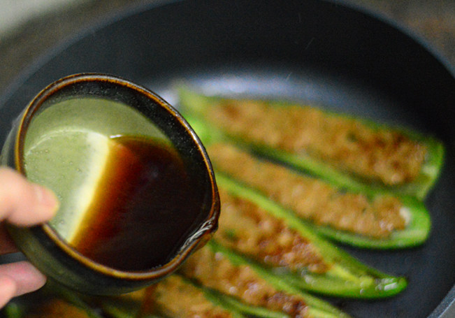 Green pepper stuffed meat