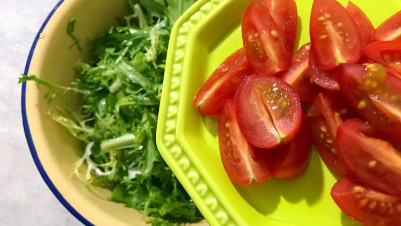 Healthy eating cold and refreshing side dishes ~ bitter chrysanthemum wakame