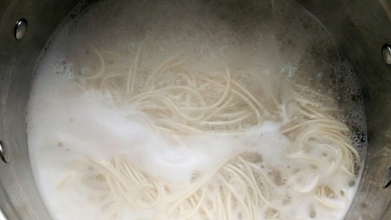 A bowl of hot dry noodles