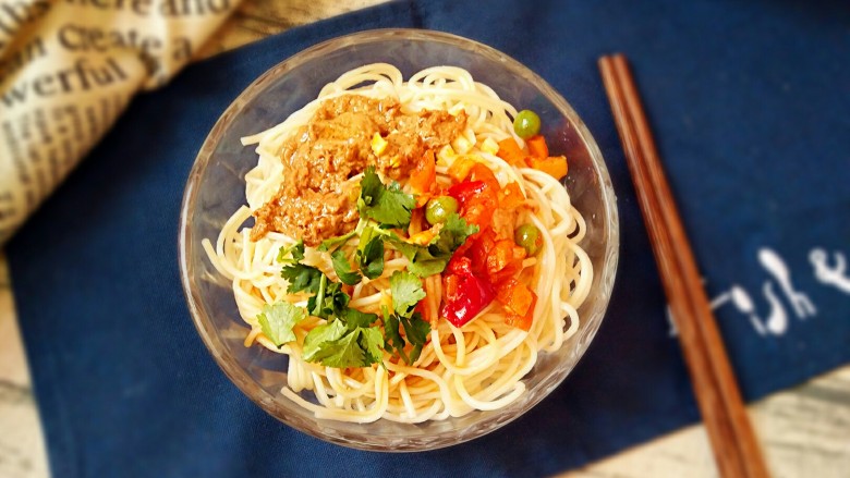 A bowl of hot dry noodles