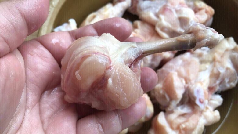 Chicken wing roots can also be used to make amazing banquet dishes