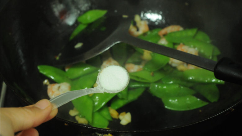 Wheat beans fried with shrimps