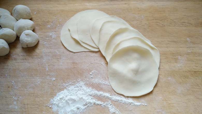 Chrysanthemum stuffing dumplings