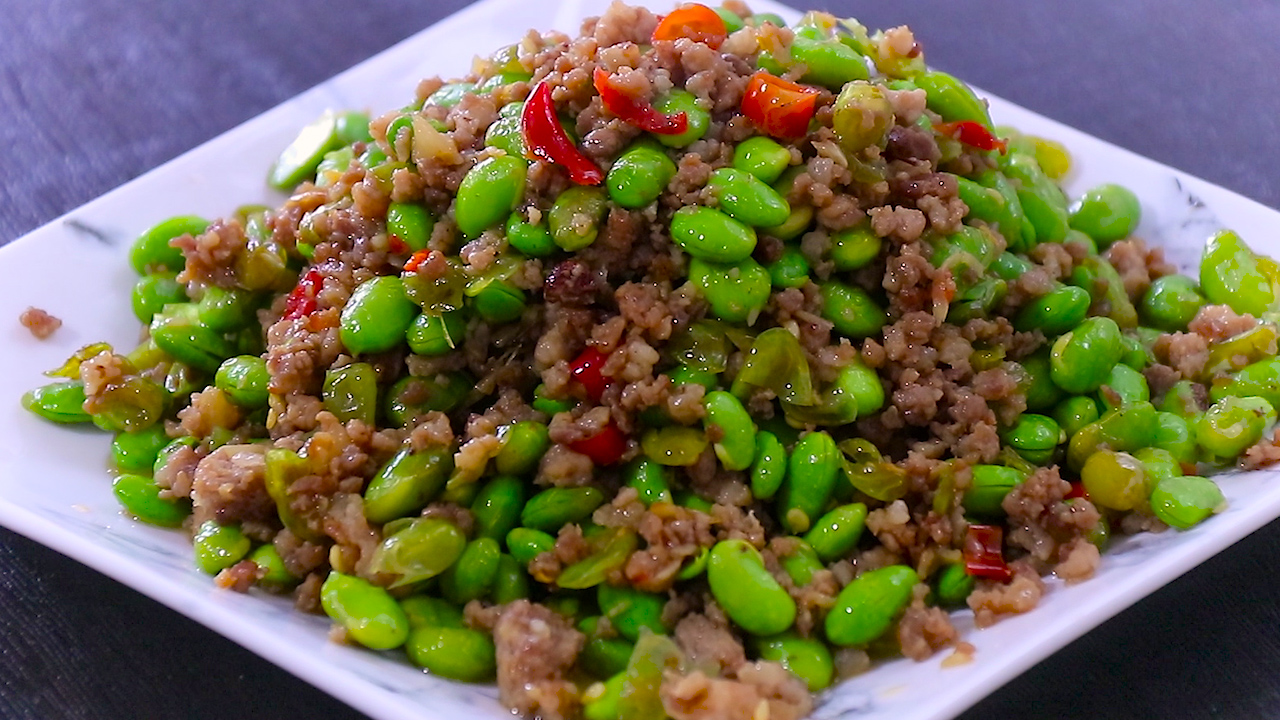 The most appetizing side dish, stir-fried minced pork with edamame