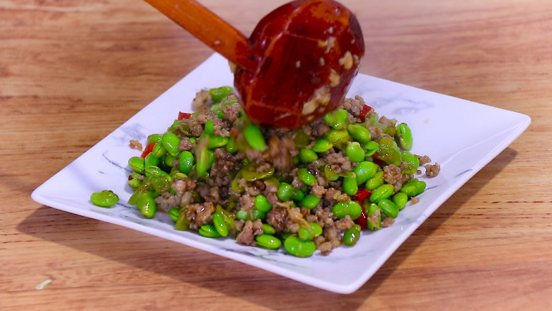 The most appetizing side dish, stir-fried edamame with minced pork