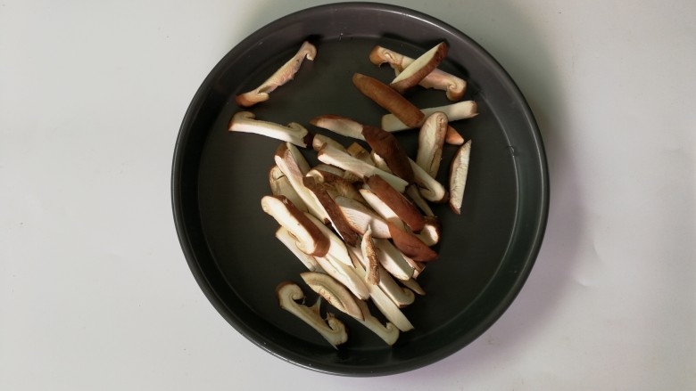 Stir-fried green sweet beans with lean meat