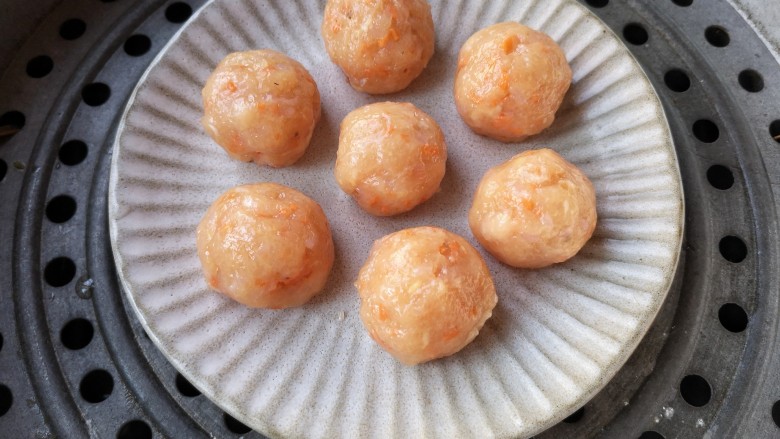 Steamed Chicken Breast and Shrimp Meatballs - Who said you can only eat boiled chicken breast if you want to stay fit? 