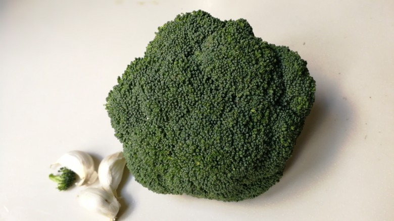 Broccoli mixed with garlic paste