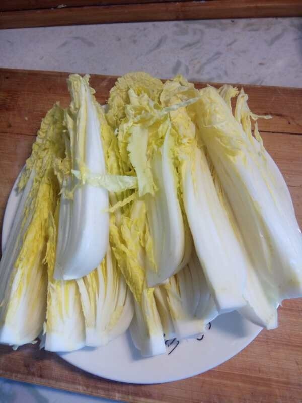 Garlic vermicelli and baby cabbage