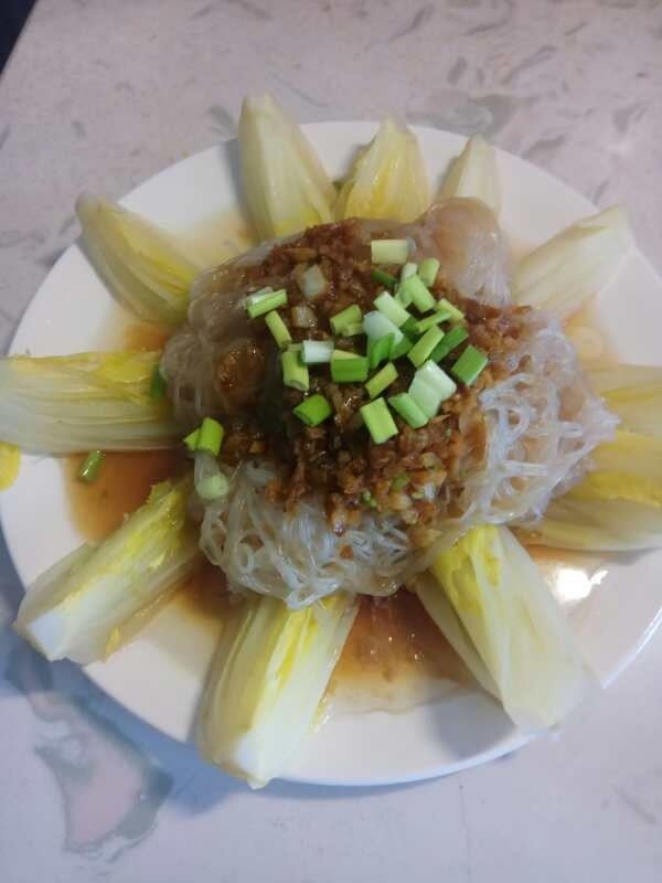 Garlic Vermicelli and Baby Cabbage