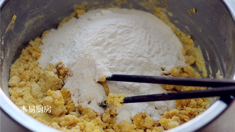 Cornmeal Hair Cake