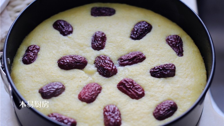 Cornmeal Hair Cake