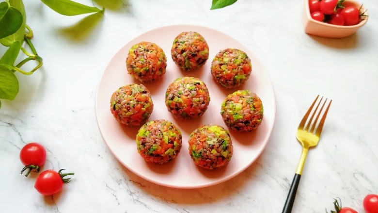 Multigrain and vegetable rice balls