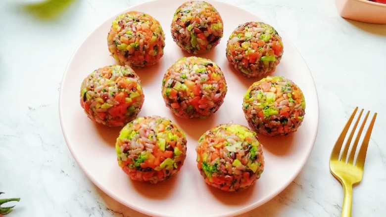 Multigrain and vegetable rice balls