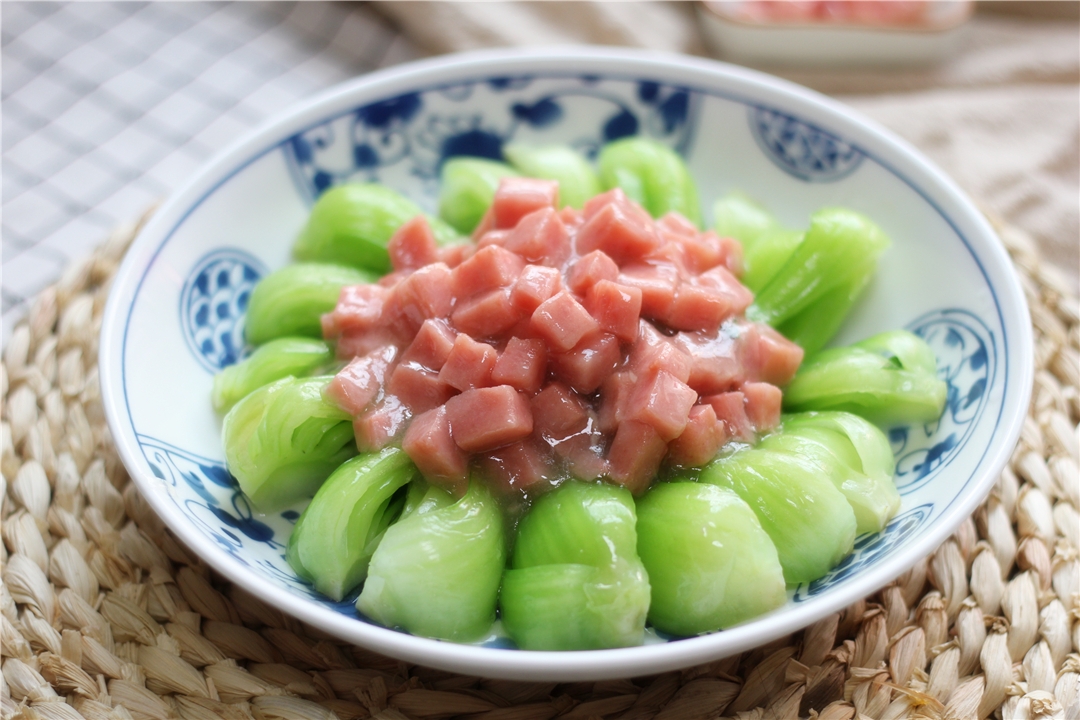 Stir-fried ham with vegetables