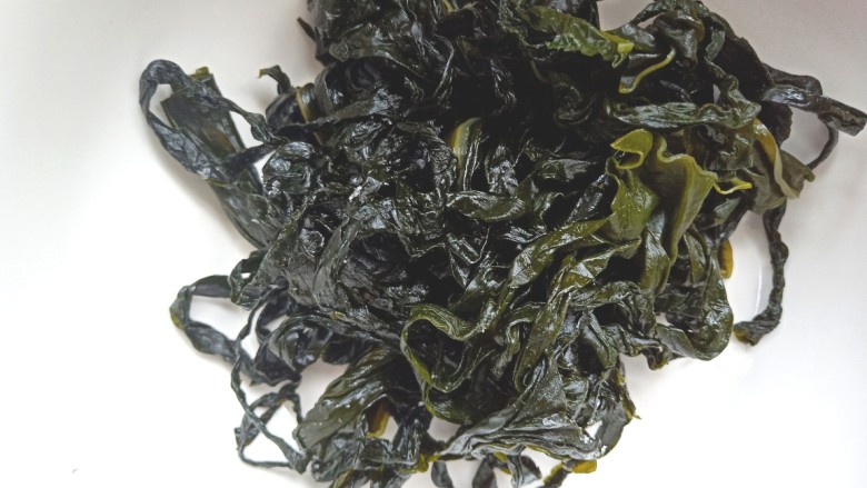 Cold seaweed dish