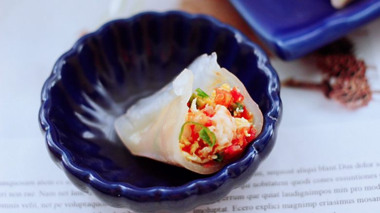 Tomato, shrimp, egg and crystal steamed dumplings