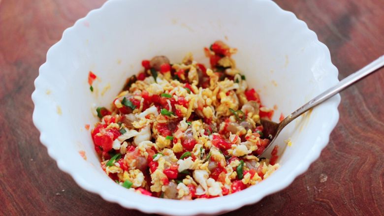 Tomato, shrimp, egg and crystal steamed dumplings