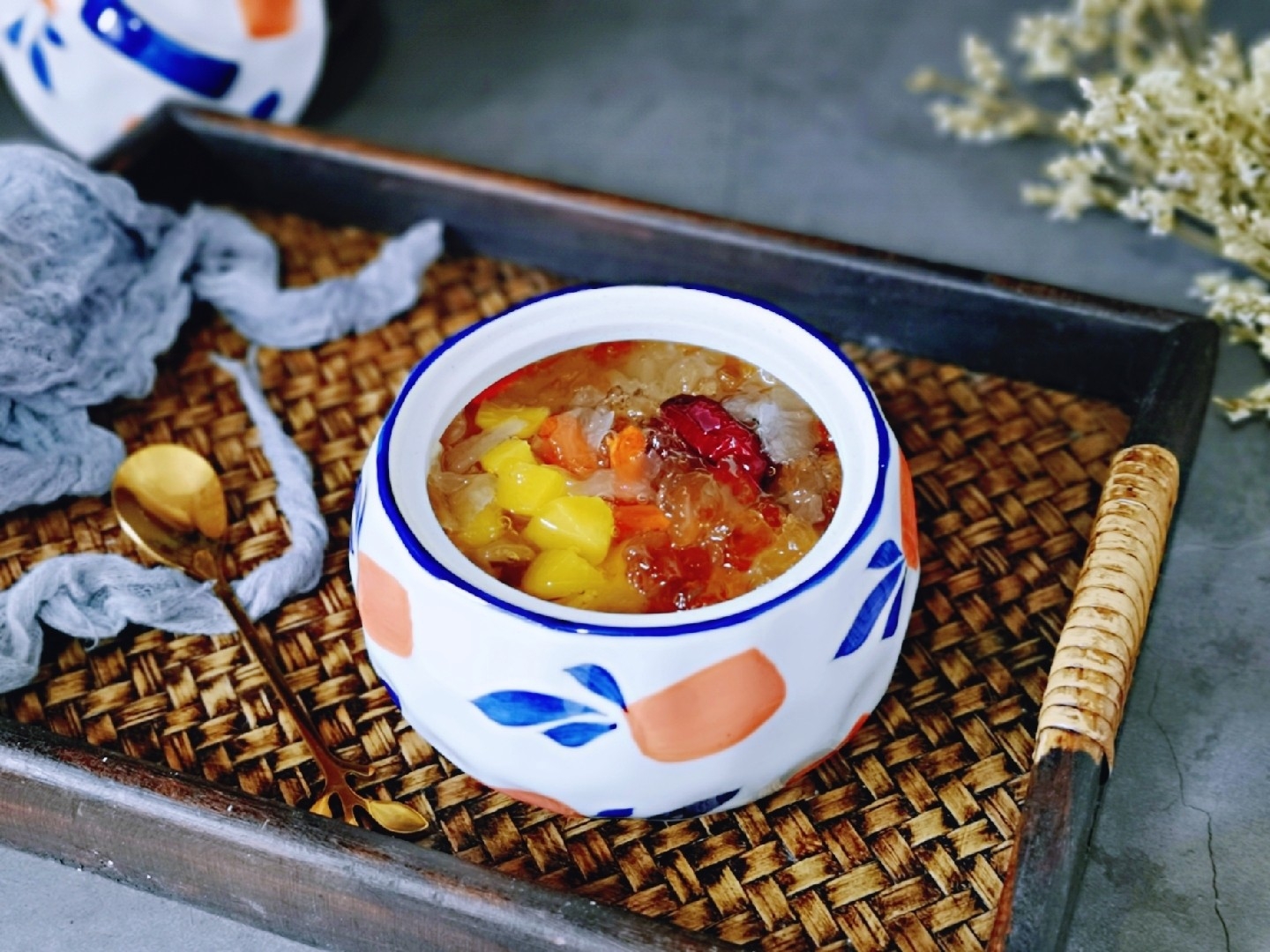 Tremella, Lotus Seed and Red Date Soup