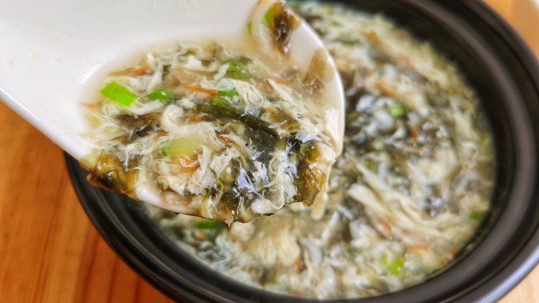 Seaweed and shrimp skin soup