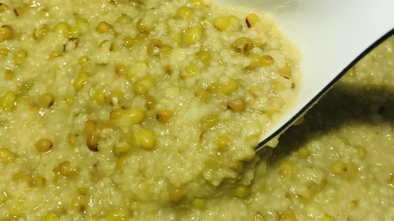 Mung bean and millet porridge