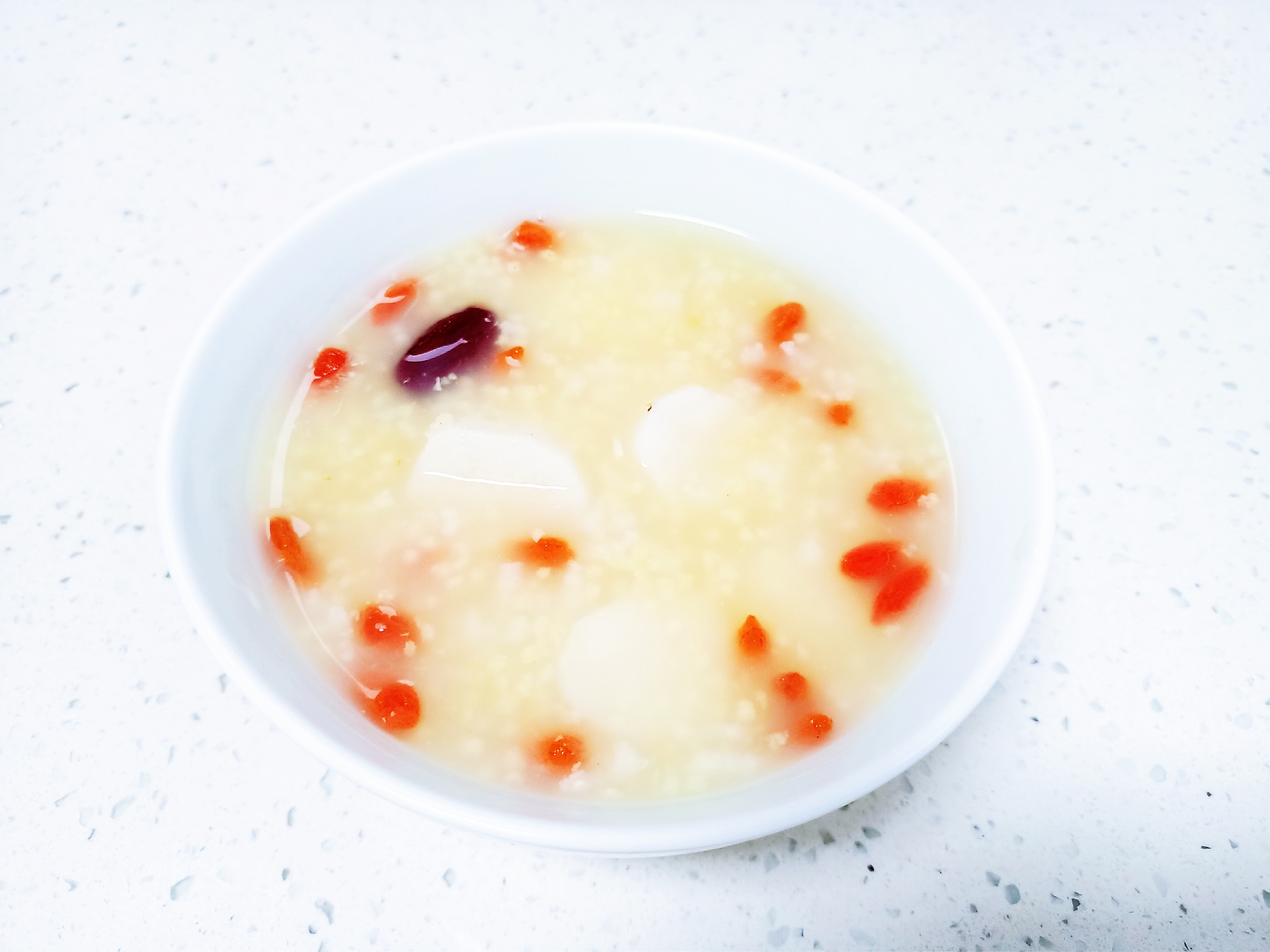 Yam and wolfberry porridge