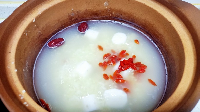 Yam and wolfberry porridge