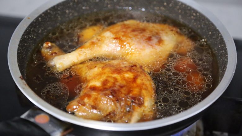 Sauce duck legs