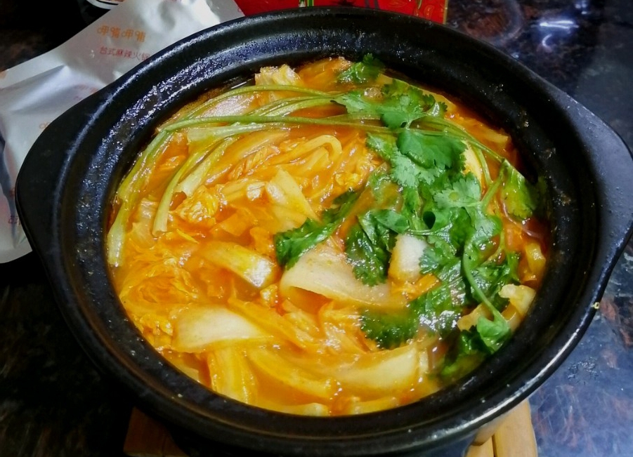 Tomato Hotpot Base Stewed Baby Cabbage and Pork Ribs in Pot