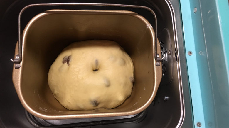 Bread machine version of dried fruit oatmeal toast