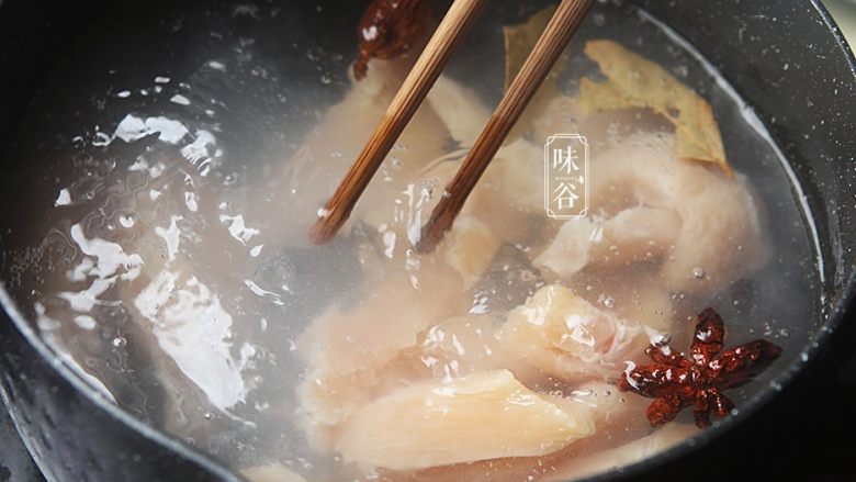 A bowl of noodles that is essential in summer~Chicken Shredded Cold Noodles