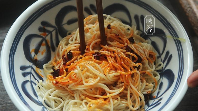 A bowl of noodles that is essential in summer ~ cold shredded chicken noodles