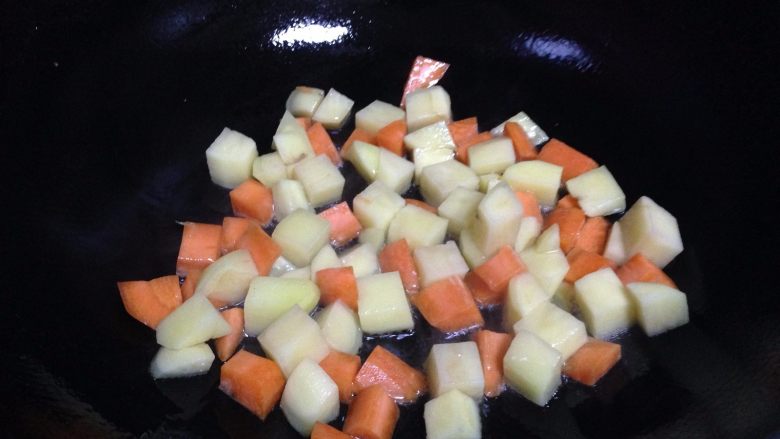 Diced chicken and fried potatoes