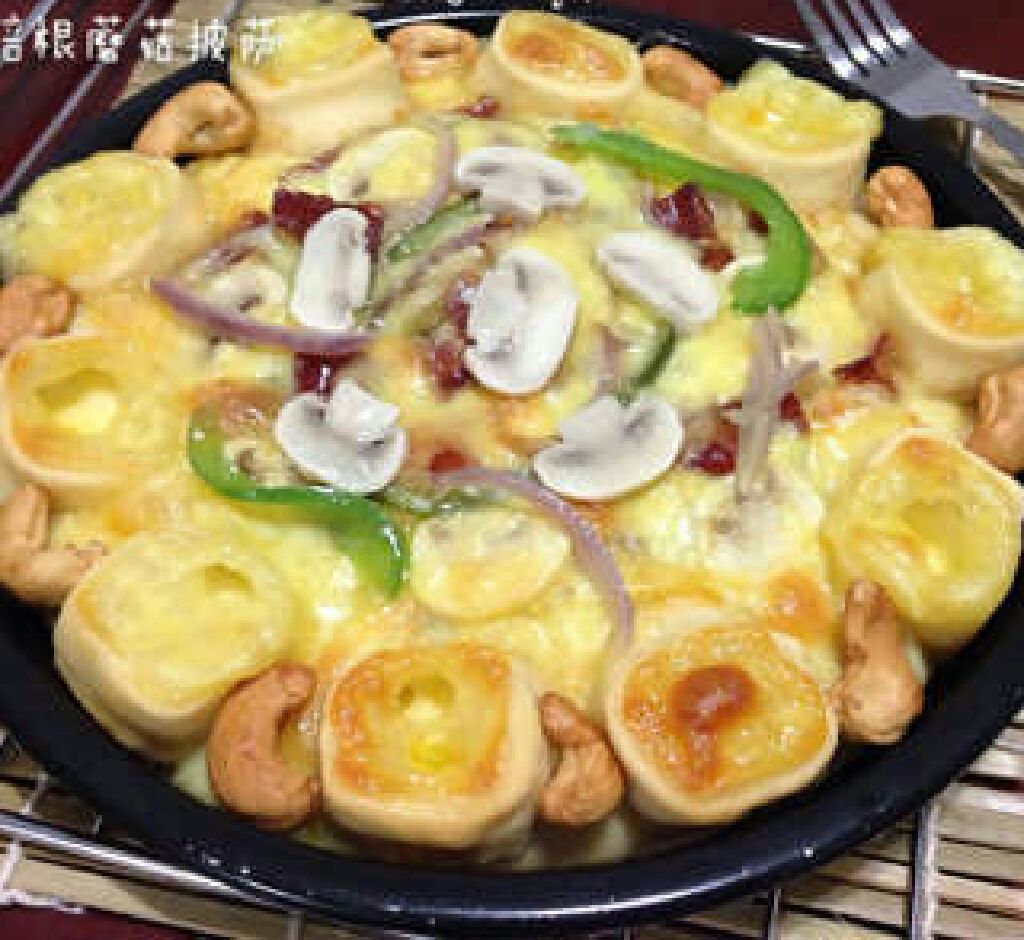 【Cheese, Bacon and Mushroom Pizza】