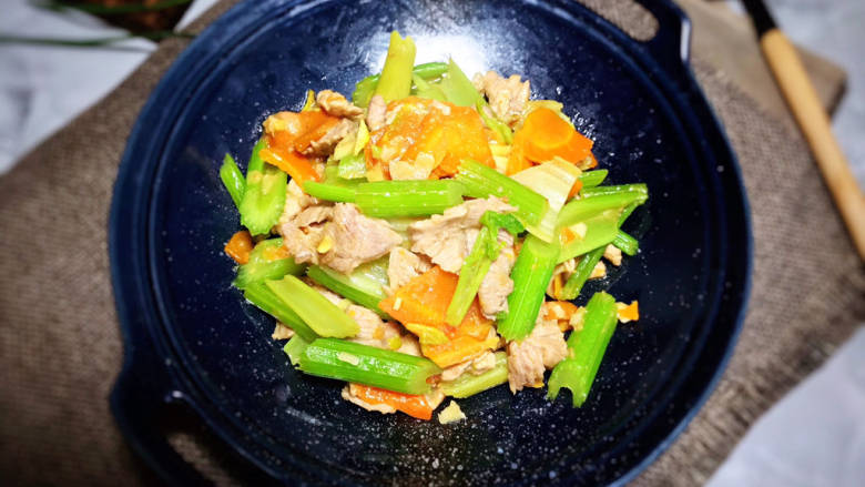 Celery Stir-fried Lean Pork