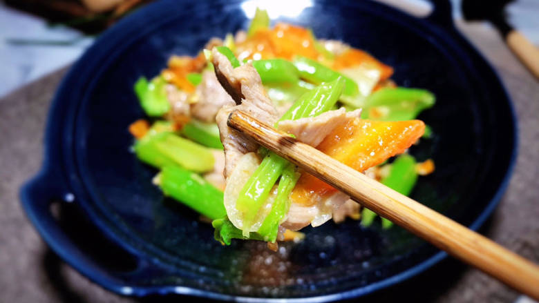 Celery Stir-fried Lean Pork