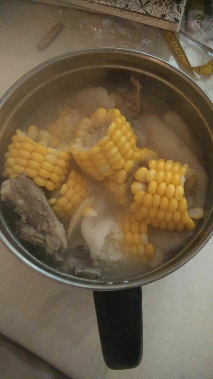 Bamboo fungus, corn and pork ribs soup