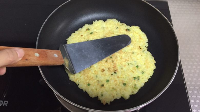 Egg-flavored rice cake